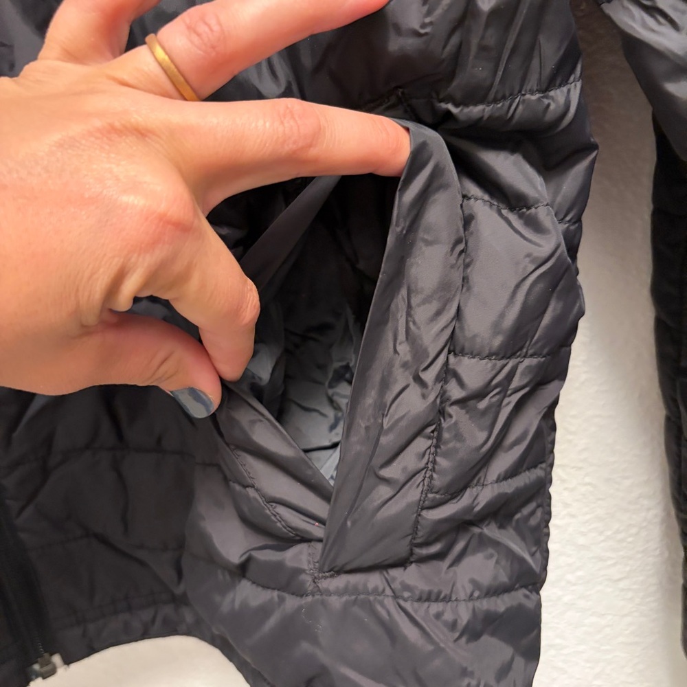 Carhartt Puffer Coat Jacket Mens Size Medium black embroidered hops & grain logo - Picture 4 of 12